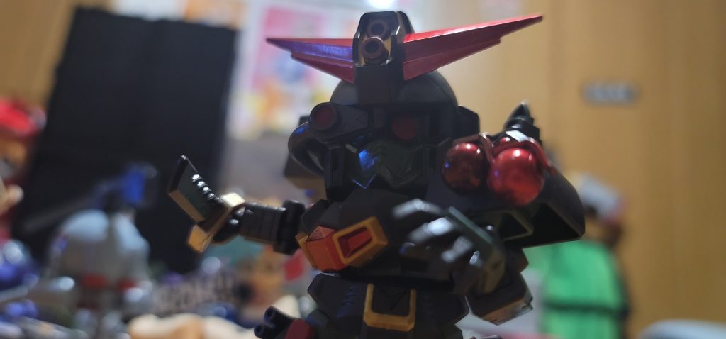 ダークザクコマンド｢よくも俺のマスクを破壊してくれたな。俺の顔を知られたからには生きては返さねぇぞ。｣