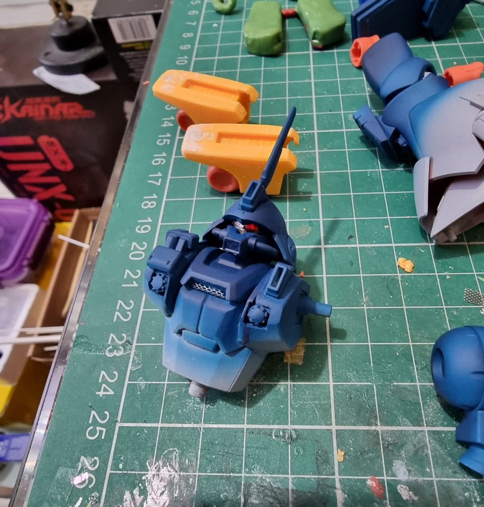 I used HGUC Messala arm parts to get correct shape.