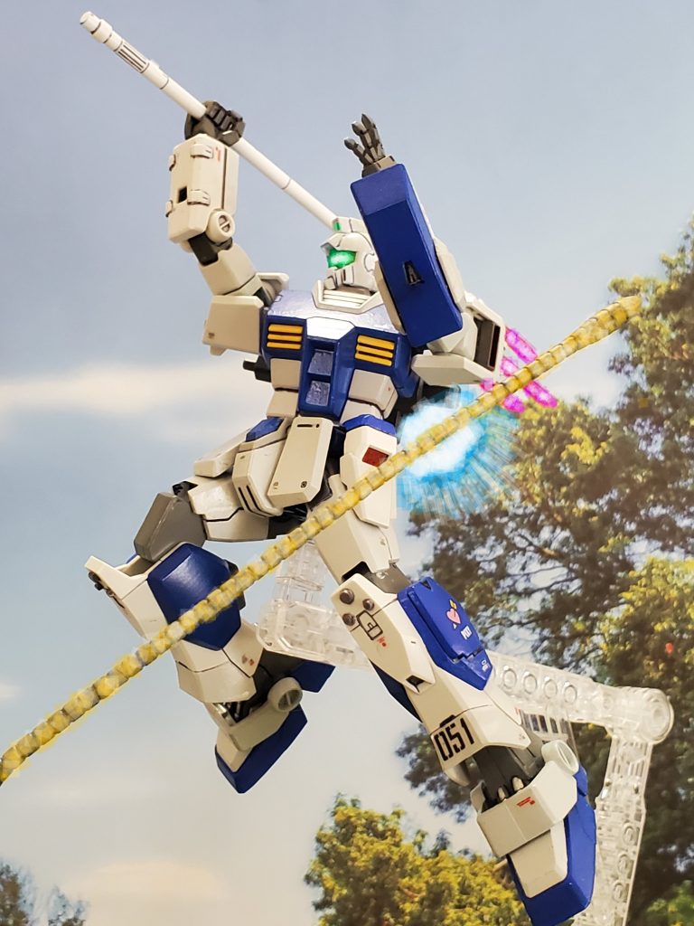 クライ大尉はエースパイロット相手に一手一手確実に攻めていく👊✨ガードを奪い、そしてヒートロッドを掻い潜りビームトライデントを振り上げる🎵