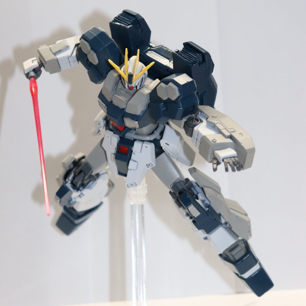 最新の水星キットと比べると, 可動域が狭く感じますね。肘の二重関節の有り難みを感じました…苦笑