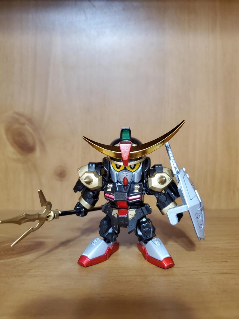 メッキパーツ以外をスプレー塗装スプレーはまだまだ始めたばかりだったので、マスキングにてこずりました。