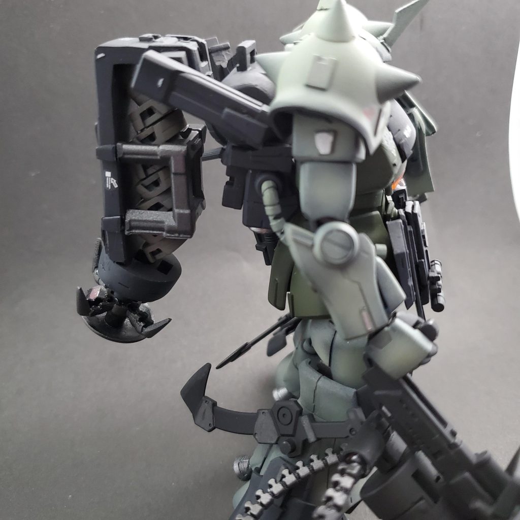 機雷ユニットにはAI搭載４足歩行型ドローンが装備。指示によりユニットから機雷を取り外し