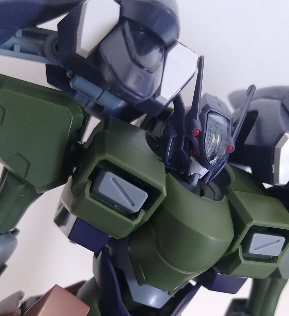 ファラクトの頭部を流用しながらもチンガードが外されているのは、もうエランの仮面をかぶる必要はなく5号自身の素顔で生きていってほしいというベルメリアの願いが込められているとかいないとか。