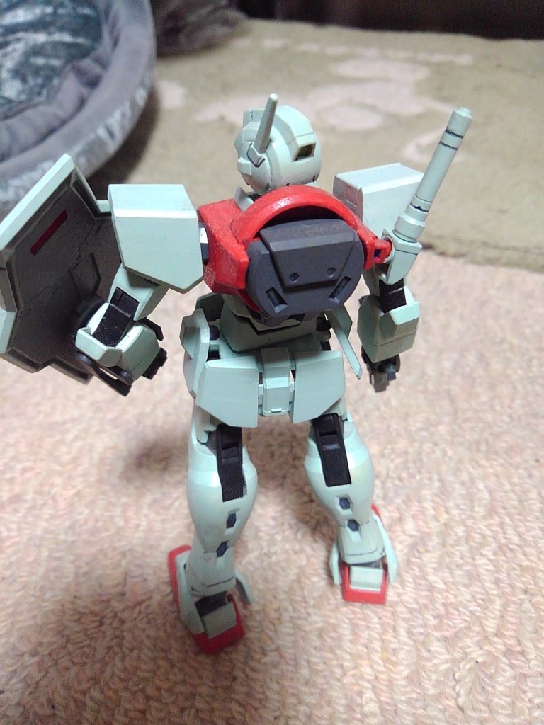 ふくらはぎのスラスター減、GN粒子タンクで量産機っぽく。クルジスでGNフェザーを使って機体をダウンさせてたなら、刹那も感銘を受けなかったしリボンズも「神になる」などと思い上がらず、特に人生変わってなかったかも。