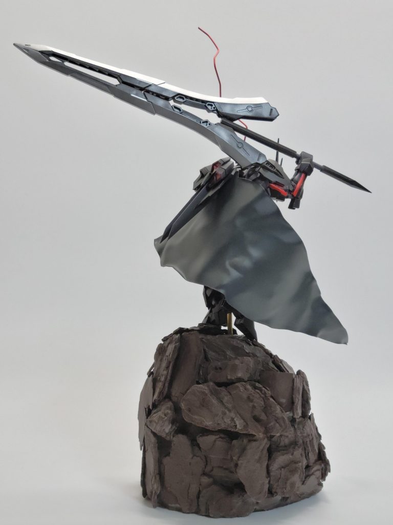 後ろ側下の岩っぽいのは百均の発泡レンガを削ってバークチップをボンドでペタペタ工作。