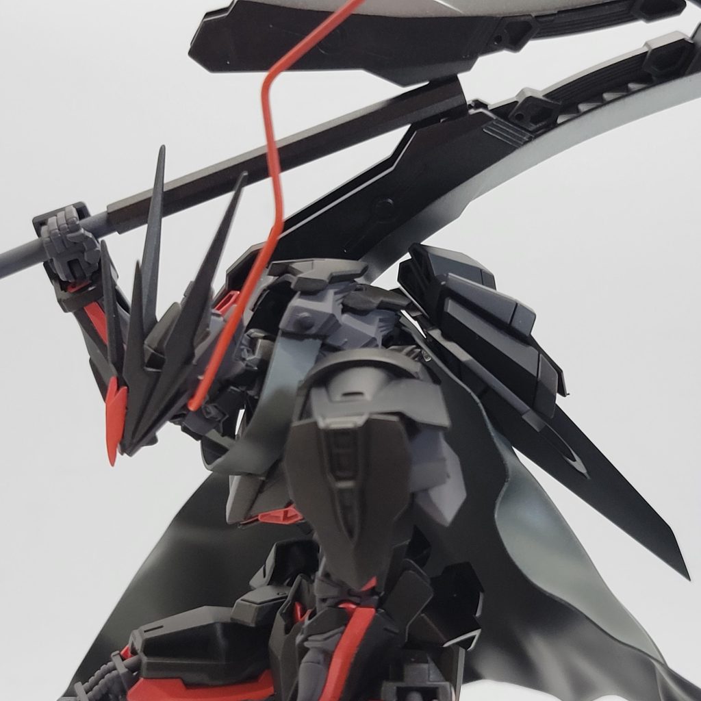 眼光エフェクトは真鍮棒で制作。首後ろは膝裏らへんのパーツを持ってきてます。