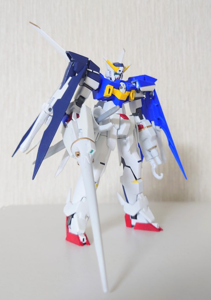 中距離機動特化形態メイン武装をドッズランサー改として、フィンビットとシールドを背部に配置した形態。各部にネオジム磁石を仕込んで武装のマウントやパーツの移動をしています。