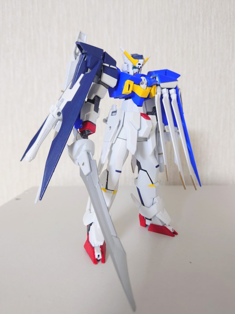 近距離防御特化形態メイン武装をGサイフォスの高出力ヒートソードとして、左肩にフィン状のビットを集中配置させた形態。