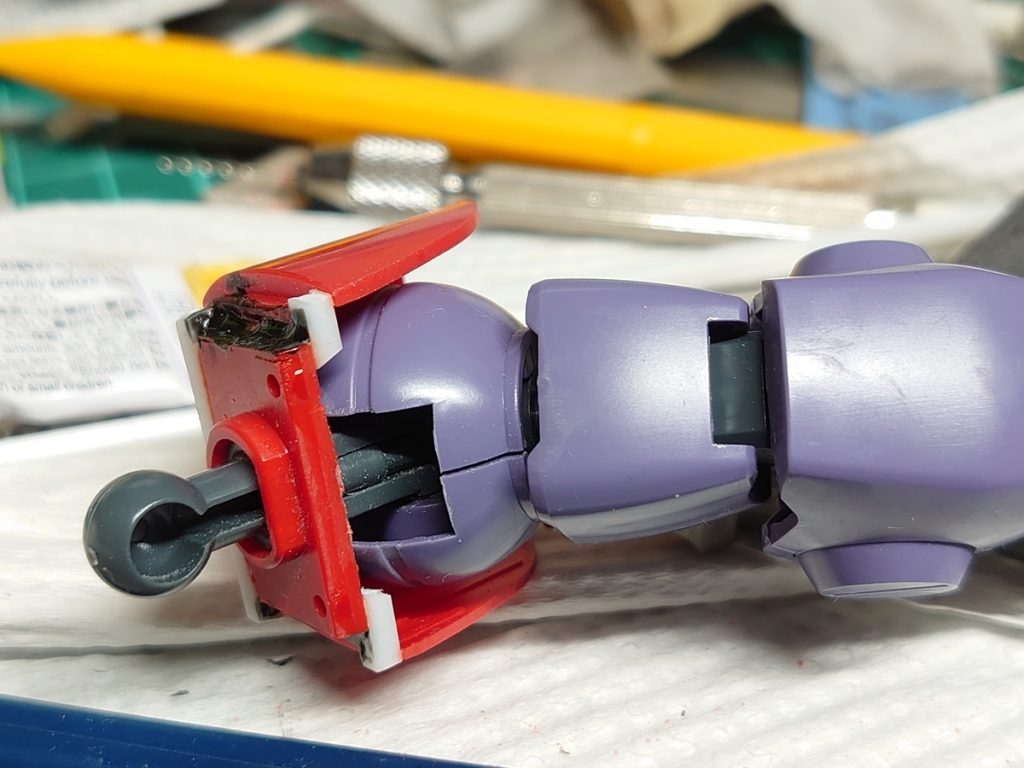 主な改造は、「肩いからせ」　「頭部後退」　くらいです。