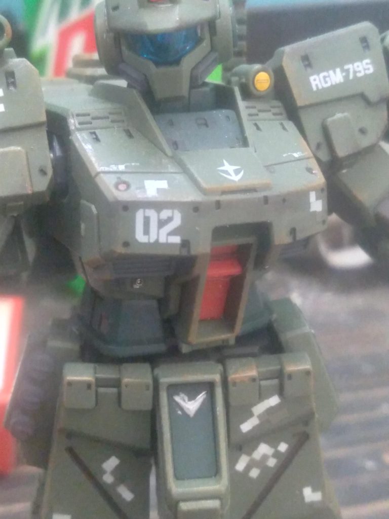 The torso would also get dirty. I also used gunmetal and silver weathering powders to give the look of being used. Again, the digital camouflage looks great on this kit