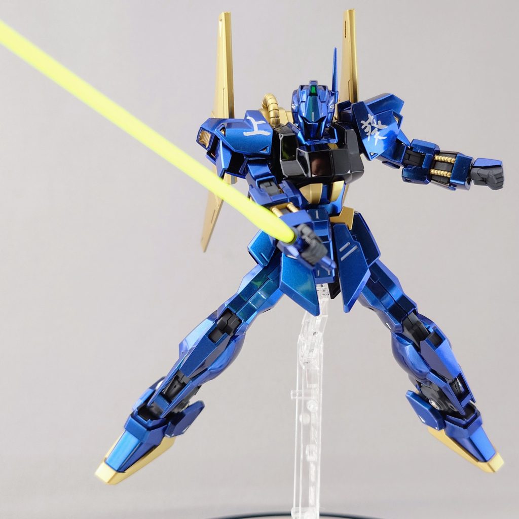 胸部に反射でキモいおっさんの顔が写ってますが、気にしちゃ負けですw