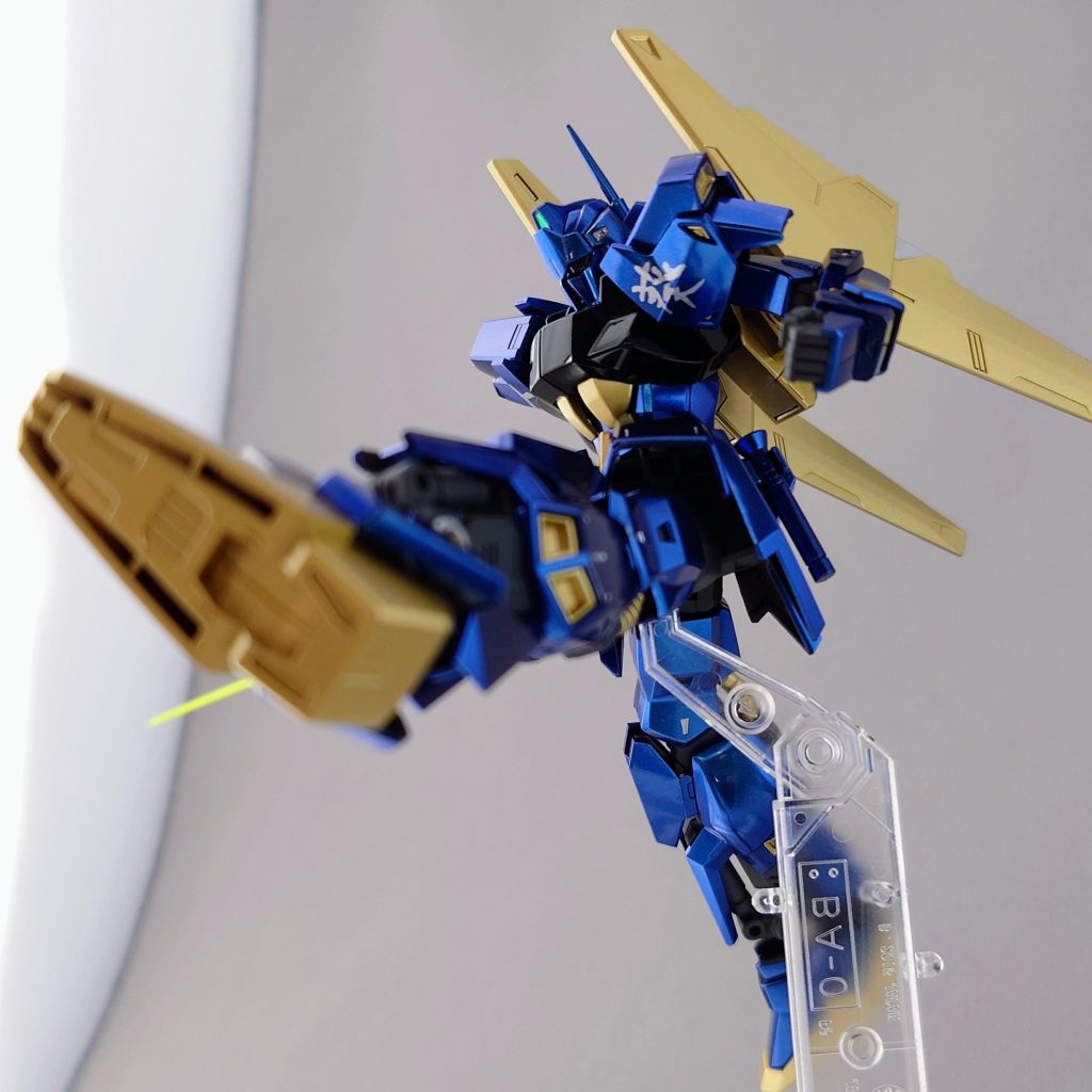 「甘いんだよ寝とけェッ！」バトオペ2の印象的な格闘モーションでポージング。足裏の肉抜き穴は埋めておけば良かったかなと、少し後悔。ショート動画投稿してます。是非見てください。https://youtube.com/shorts/DpjBQ9LyNrU?si=rZn8MopeGhFT6m3Z