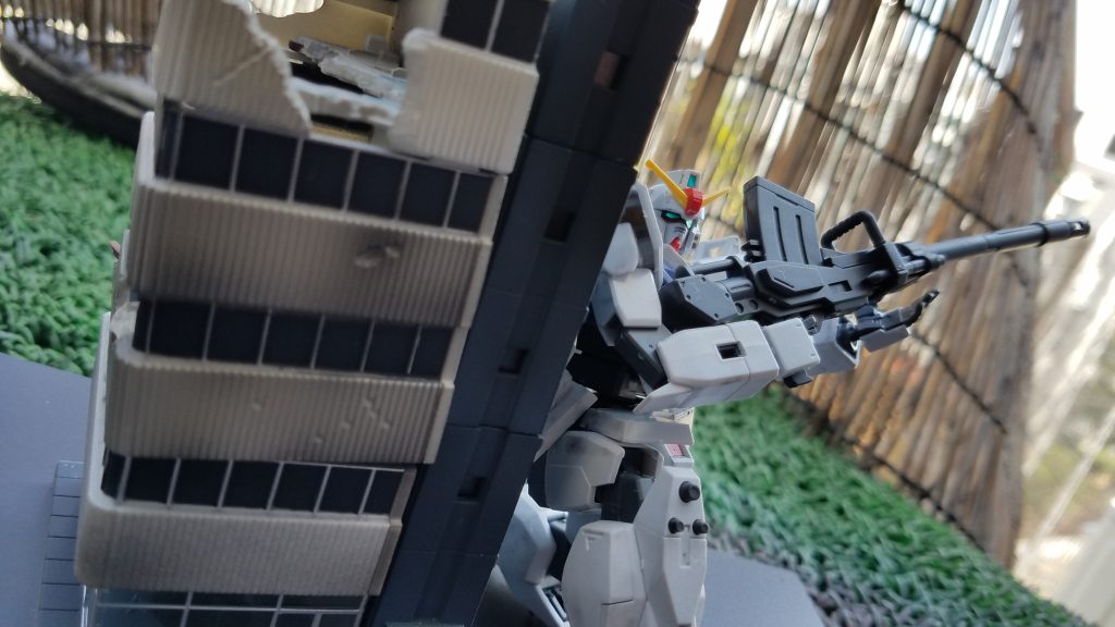 陸戦型ガンダム–2枚目/制作者：@maakonamakemon