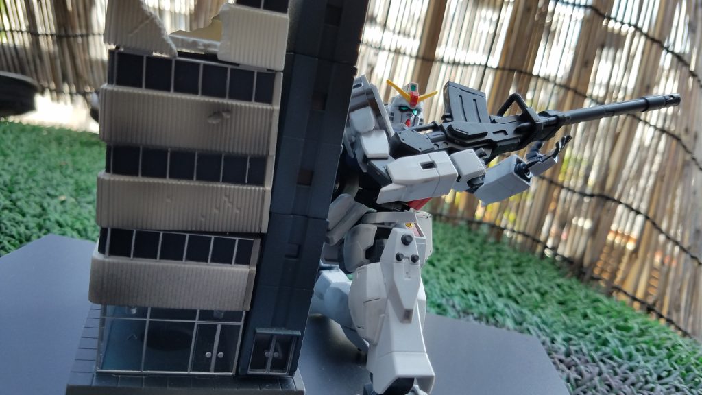 陸戦型ガンダム–4枚目/制作者：@maakonamakemon