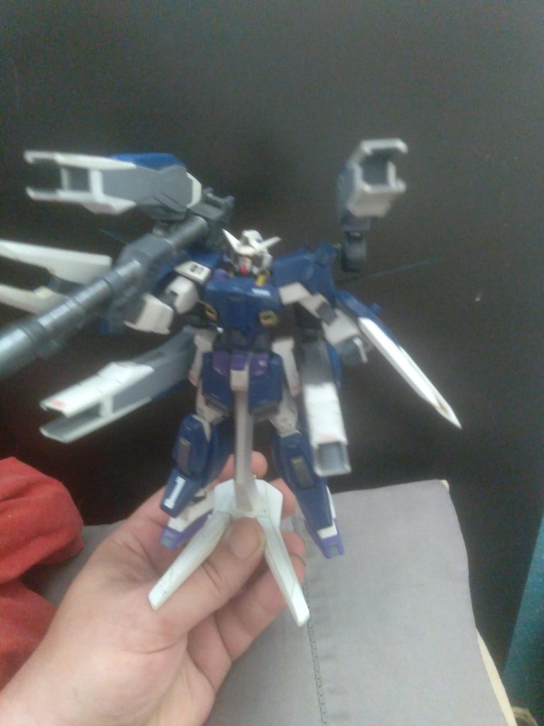 Saidai karyoku o jūshi shita AGE 1-yō no shin rōdoauto. Guransaāmā ni wa anchibīmukōtingu ga hodokosa rete imasu. Tokushuna taipu no bunshi ga, hassha sa reta bīmu o bunsan sa semasu. Bunshi wa shotto-goto ni bunkai sa reru tame, towa-tekina monode wa arimasen.