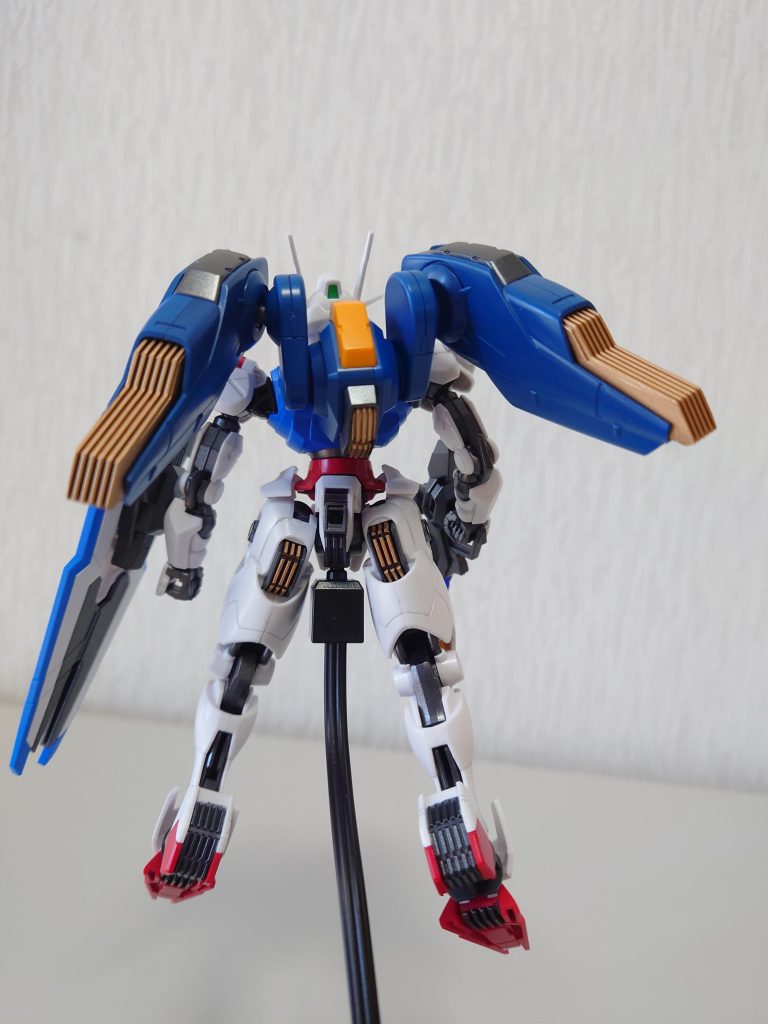 エアリアルのスラスターはフィンタイプのイメージなのでそこだけイジりました。ちょっとフィンが大きいでしょうか。