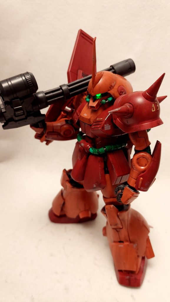 「機動戦士Ζガンダム」にてアナハイムが開発しエゥーゴに配備されるはずが、政治的取引からティターンズに使用される事となった機体、マラサイ。イカした機体の多いΖガンダムの中でも、オーソドックスさと個性を両立した秀逸なMSだと思います。こちらのMGを購入・開封したのは3年前なのですがHG中心の製作に移ったので作りかけでほぼ放置状態になっていました。