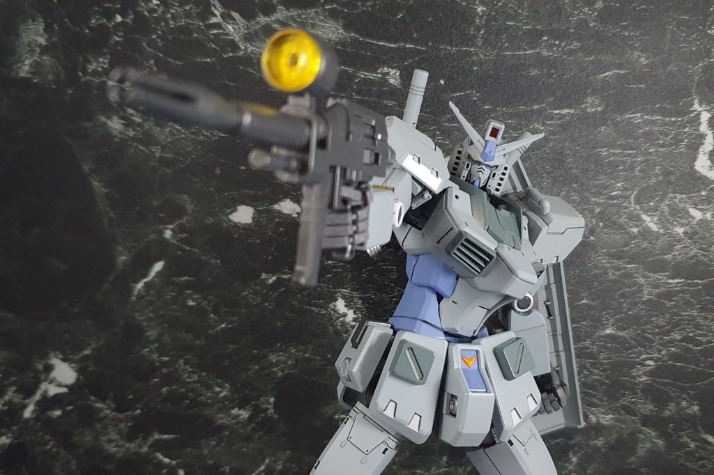 無理な改造が祟って各部プラプラですが、元の可動域が優秀なので、ポーズは自然と決まります!