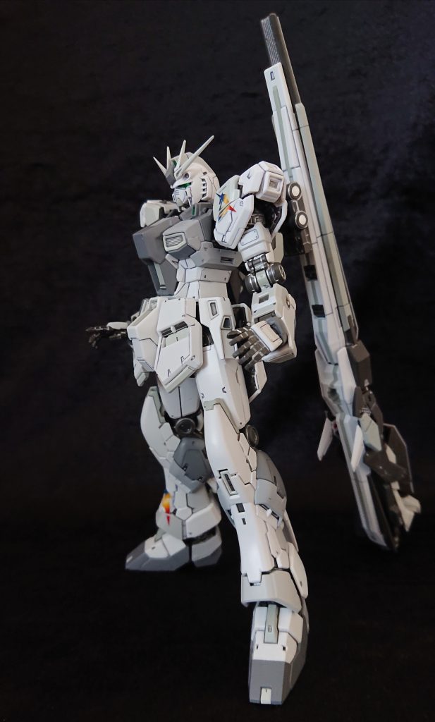 ここまで、立像ポーズ。せっかく、武装もあるので。ちょいとブンドド(塗装ハゲが怖くて)