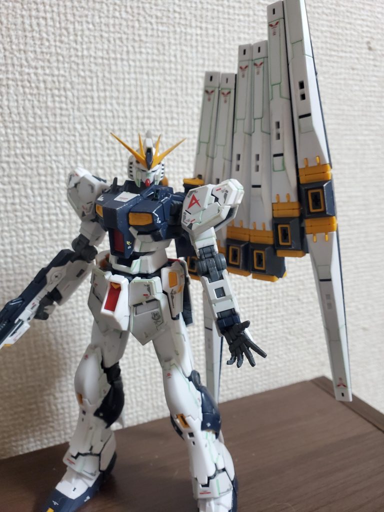 RG νガンダムサイコフレーム風にしたくて緑でスミ入れしてみました