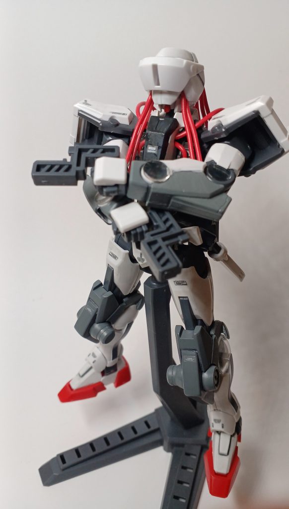 武装1プライムピストル単発式で威力はそこそこ、近接戦、中距離戦を得意とする。