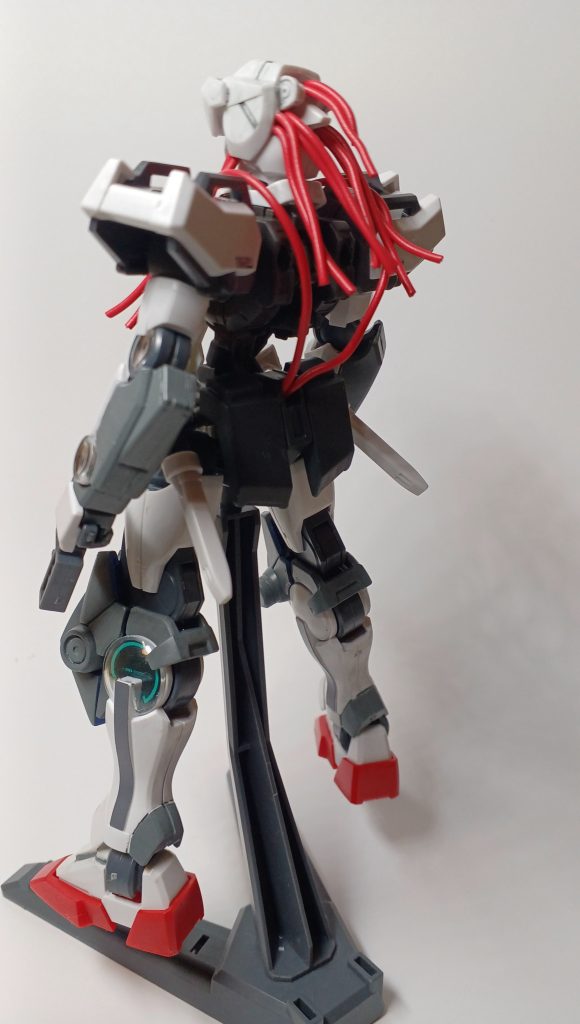 バックショットガンダムフレームをベースにしてるので鉄血に近い機体になるかなと思いましたけど、どちらかと言えばガンダムナドレに近いですね。(もちろん、トライアルシステムは使えません。(*´・ω・))