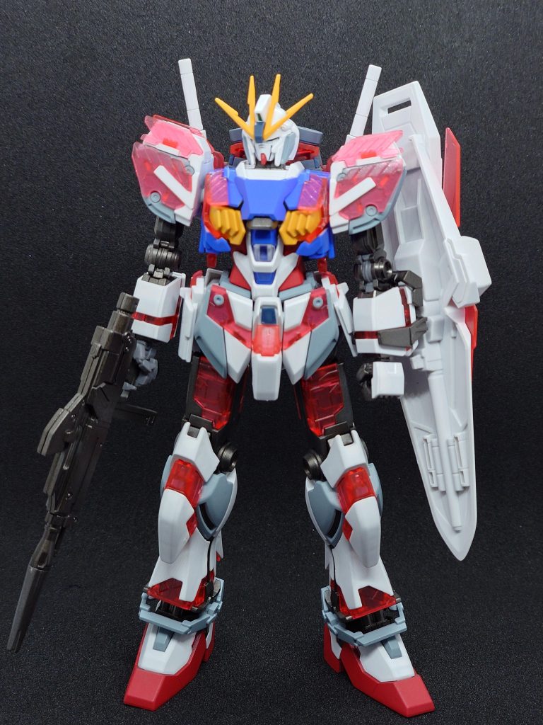 ナラティブをRX78−２のカラーリングで塗装しましたシールド裏などはあとでセコセコ塗ります