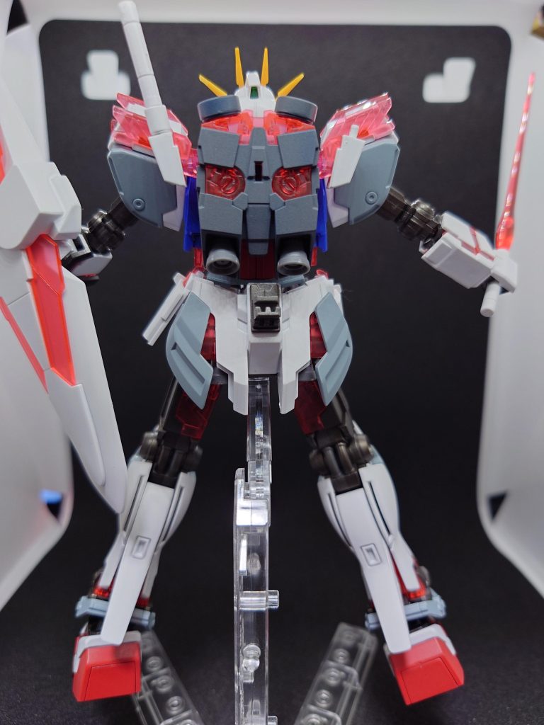 背面のネイビーもグレーに変更もとのプロモーションがいいのでシンプルな塗装でもカッコよく見えますねキットの力って凄い