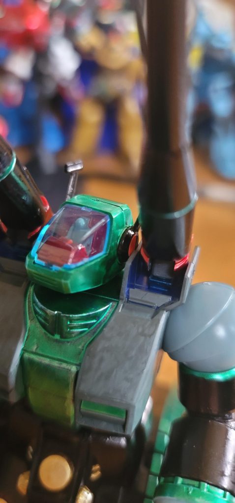 見えづらいけどこだわりポイント(顔のアンテナ)