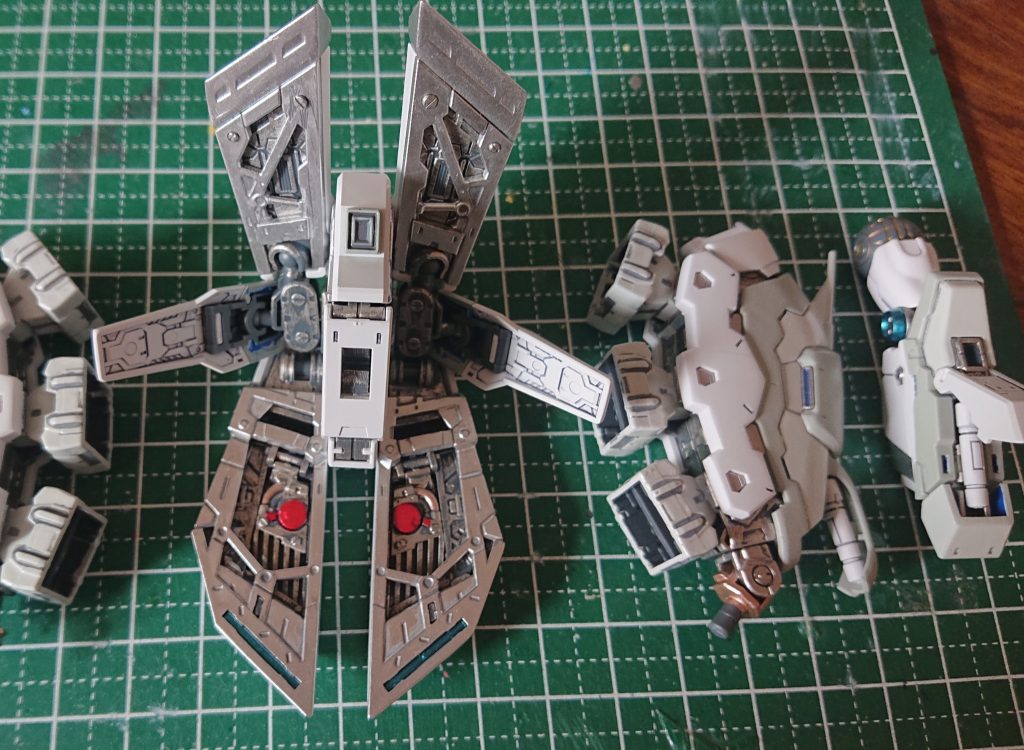 普段見えないところも、塗装(さすがRG作り込みがスゴい)。このあたりに一生懸命に手を加えてあげるとチラ見の箇所で最もセクシーな姿に。