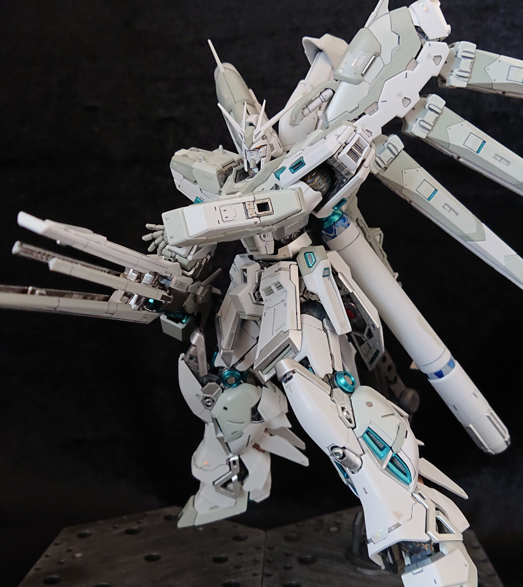 RG Hi-νガンダム｜シュリンプさんのガンプラ作品｜GUNSTA（ガンスタ）