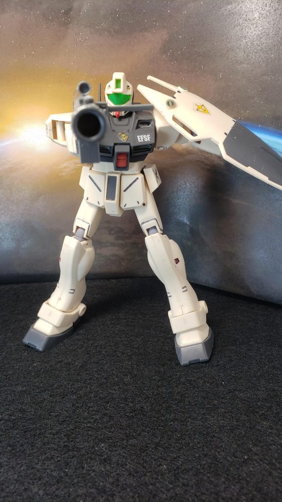 く・来るな～⁉️それ以上近づくと、撃つぞ💣