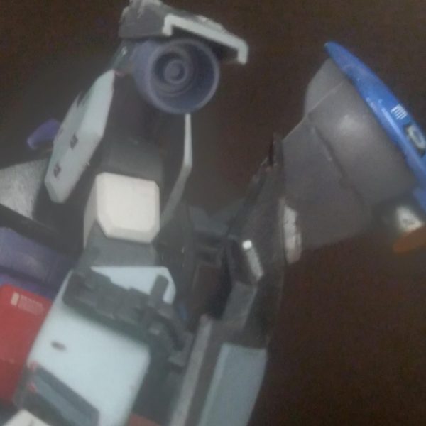 Continuing on my GM Custom high mobility testbed version. It is the test unit for the upgrades that the gp01 eventually acquires. I also added thrusters om the back of the legs. I've got a good idea on what colors to paint it（2枚目）