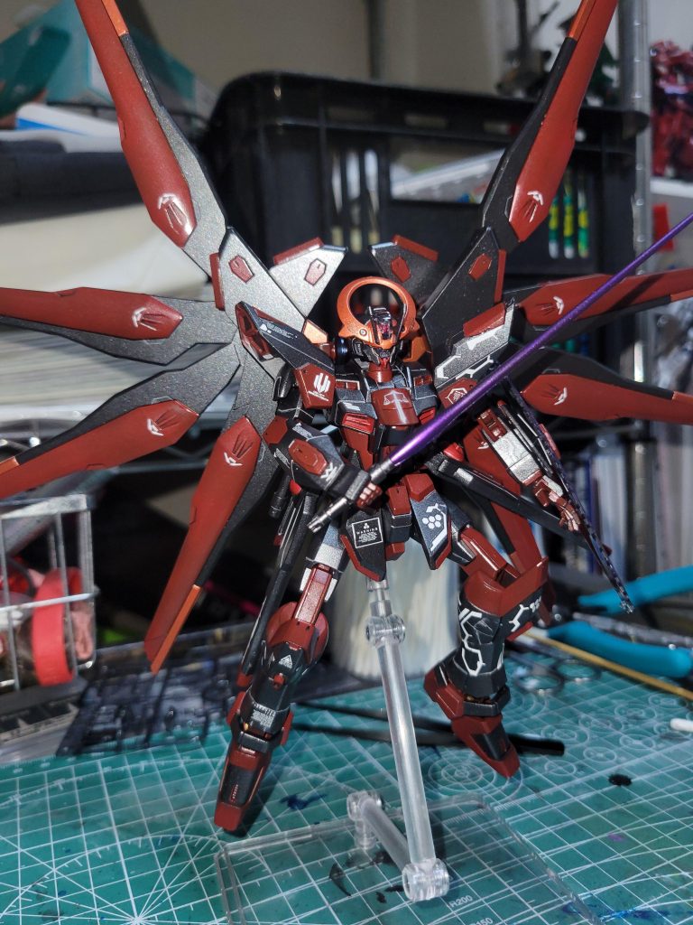 ドラグーンシステム装備時は筋肉がむき出しのような翼に。ドラグーンの丸みがマッシブさを少し演出。