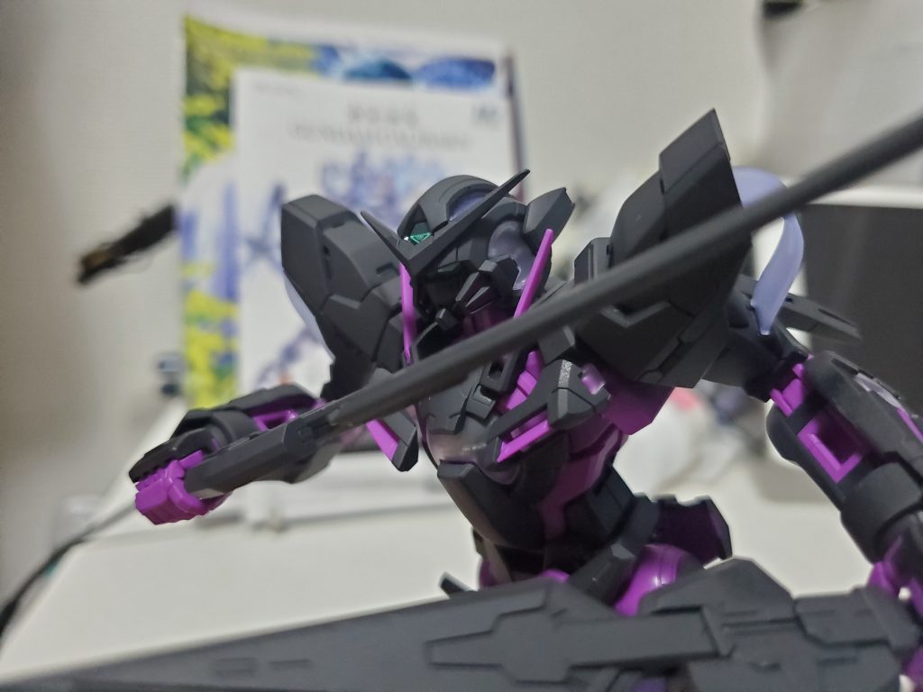 MG用のスタンドがないので格好良い写真が撮れない😭