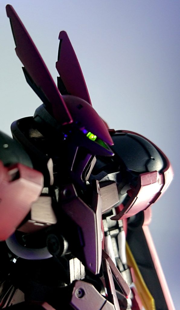 唯一の加工はモノアイ(ですよね?)です。さりげなく少し光ります。