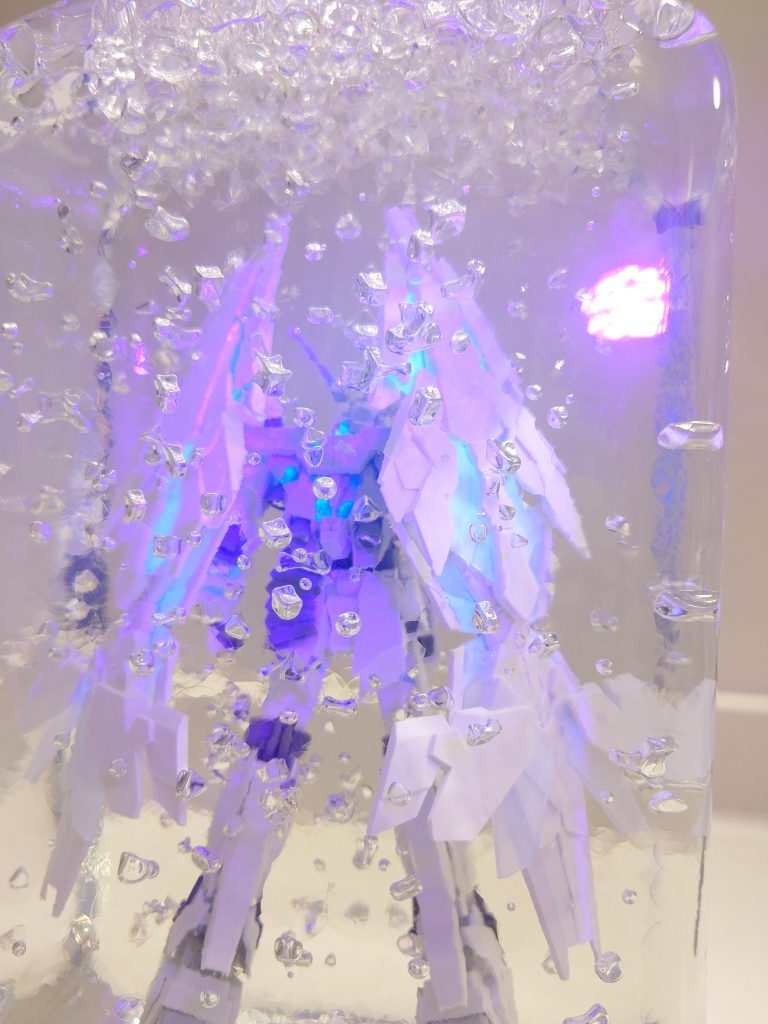 泡ももうちょっと消したかったですが、水の中感があるからいい事にしました。消す方法ってあるんですかね?簡単な方法をご存知でしたら教えて下さい😭