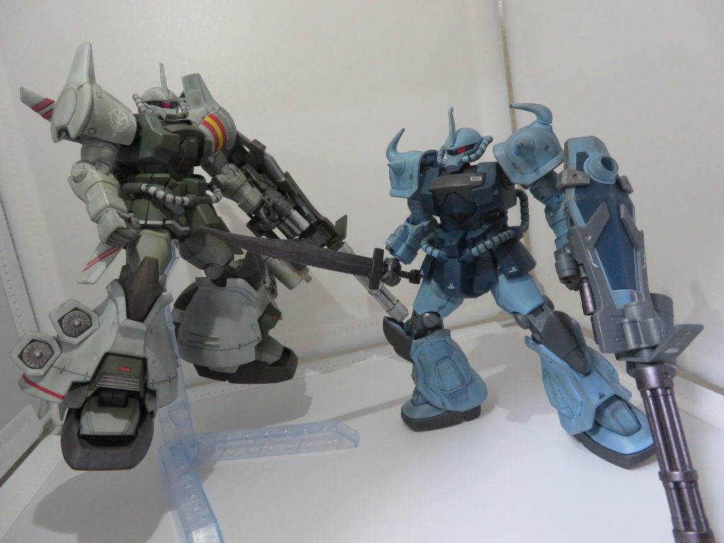 以前製作したHGUC グフ・カスタムと一緒に(°▽°)