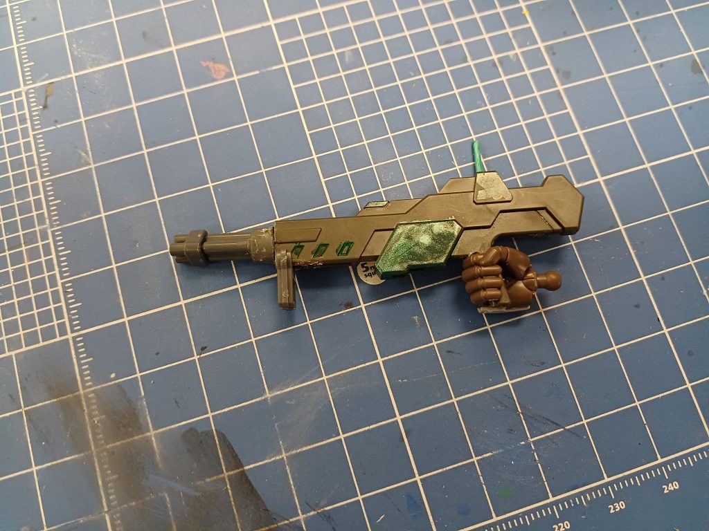 こんな感じです。使用したHGは、ディランザ(普通のやつ)ビルドライフルの一部。ドーレムのアンテナしたのちょびは、わかりません😖