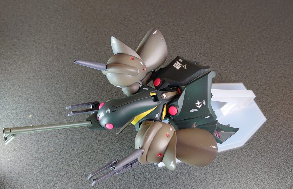 モビルアーマー形態スラスターが全部後ろに向くのがシロッコ設計MSの特徴 