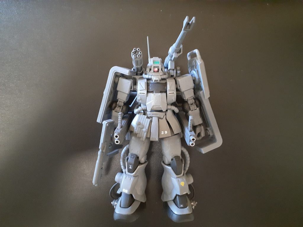 ハーフキャノンに同梱する武装を全部載せできるように改修。各所に装甲追加。脚部にローラーダッシュ機構を装備。ちょっとATを意識してます。