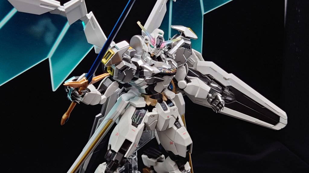 抜刀しエスカッシャンも装備。騎士感が増々です。