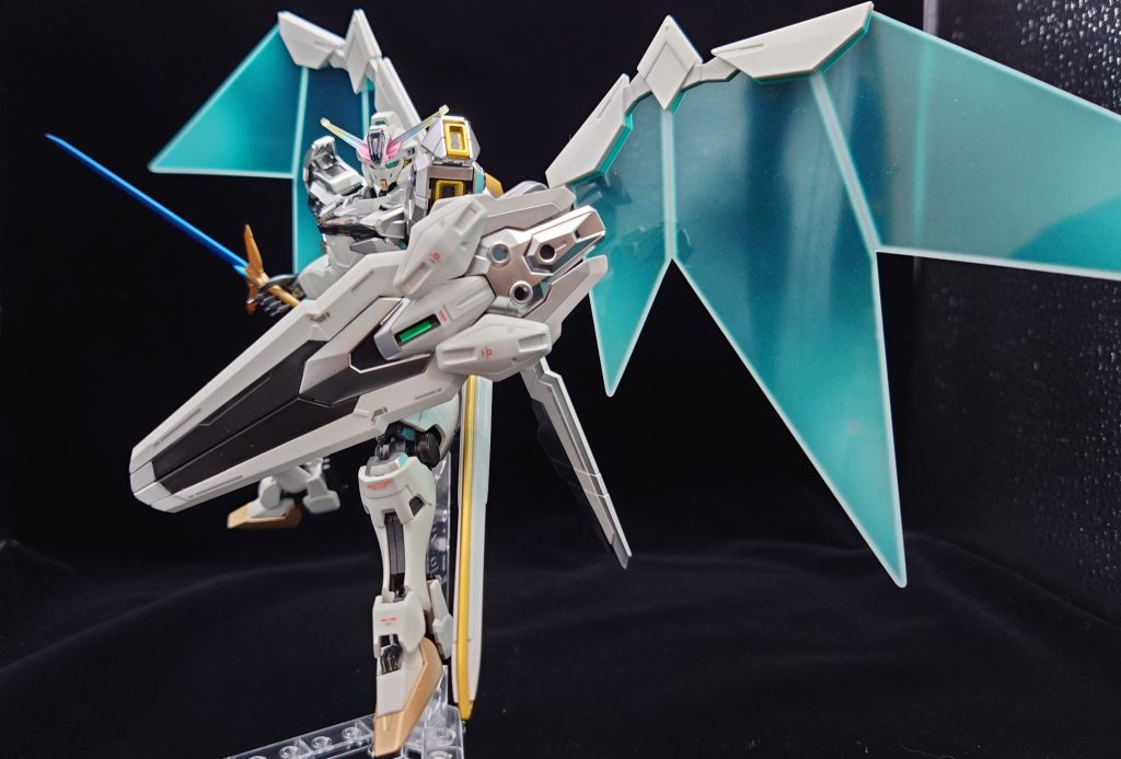 翼が大き過ぎて撮影時にブースに干渉して曲がるので中々大変でした。