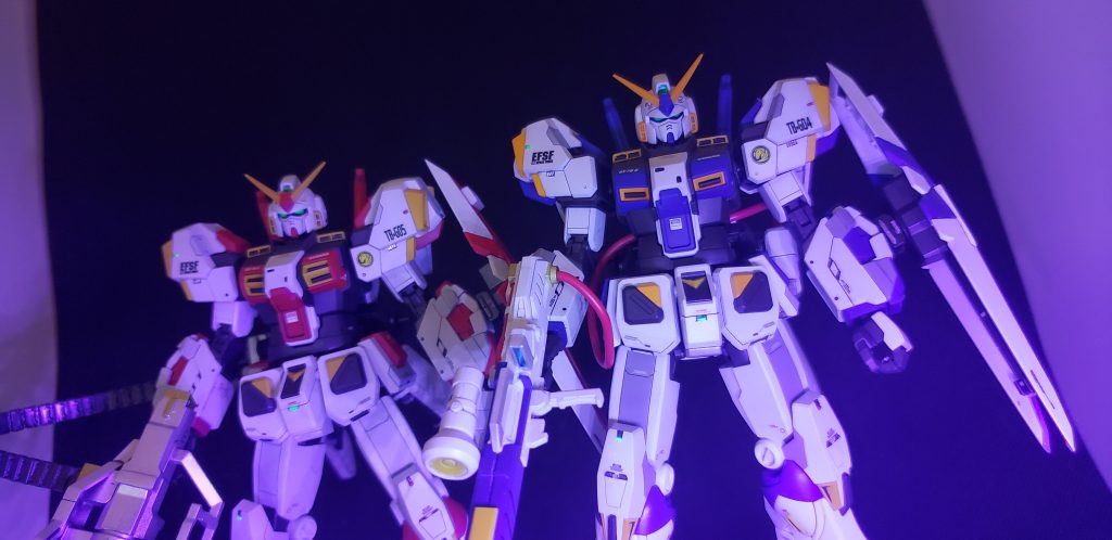 ツインアイ、レッドチップ、グリーンチップを蛍光塗料で塗ってブラックライトで光るようにしました。レッドチップ光ってないかも・・・