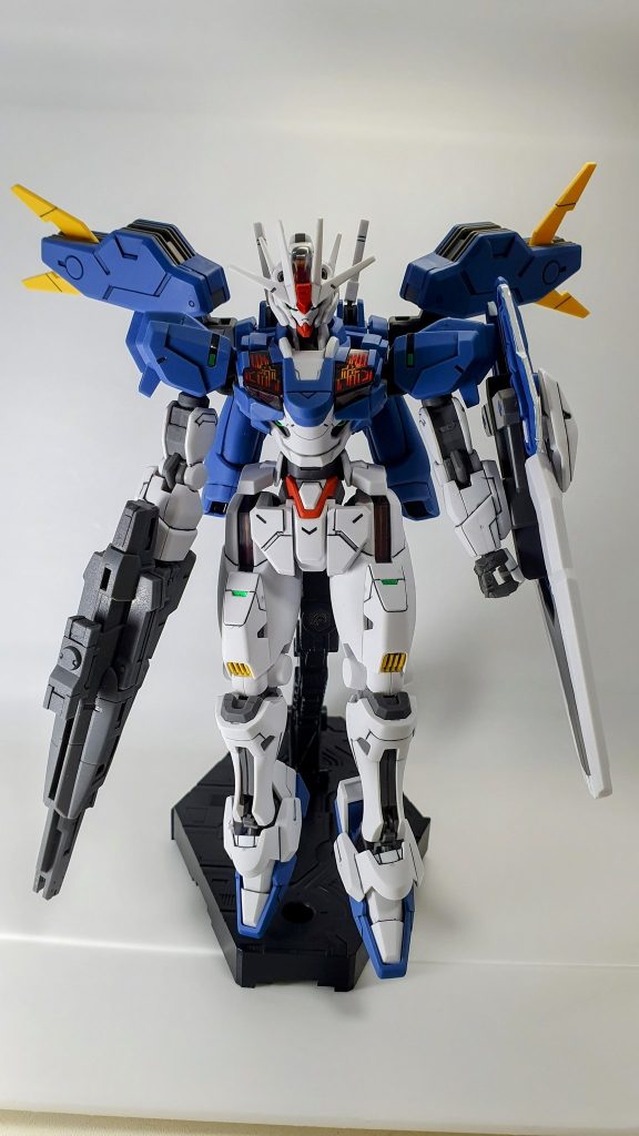 正面から。可動域が広いからポージングに表情が付けやすいですね。適当に立たせただけでもカッコいい!