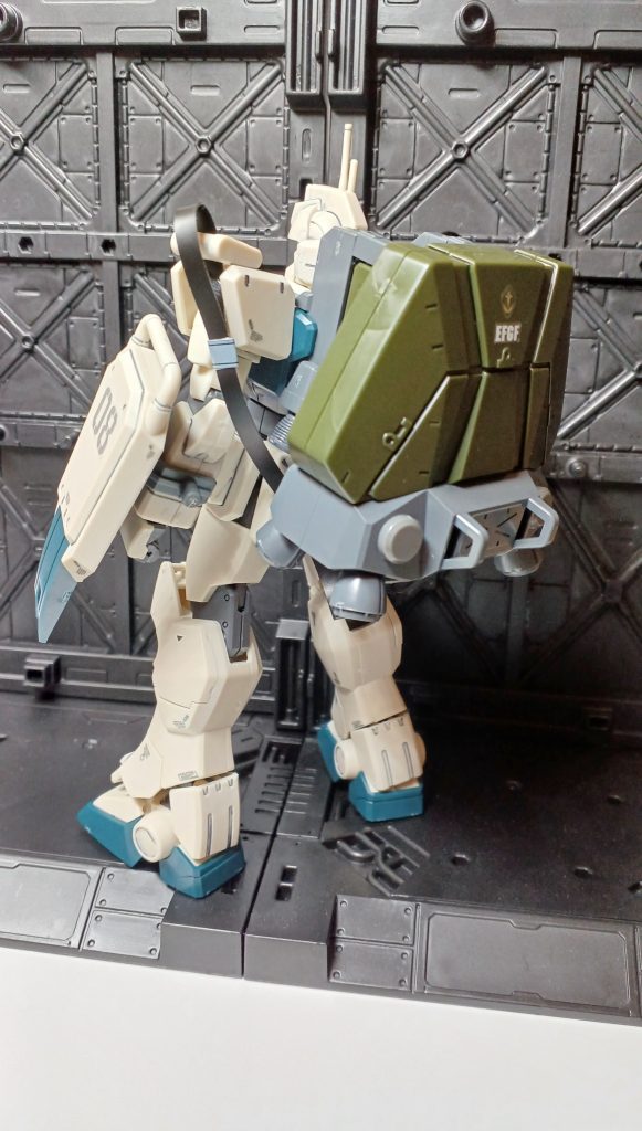 バックショット背中のバックパック、すごく大きくて特徴的ですよね。