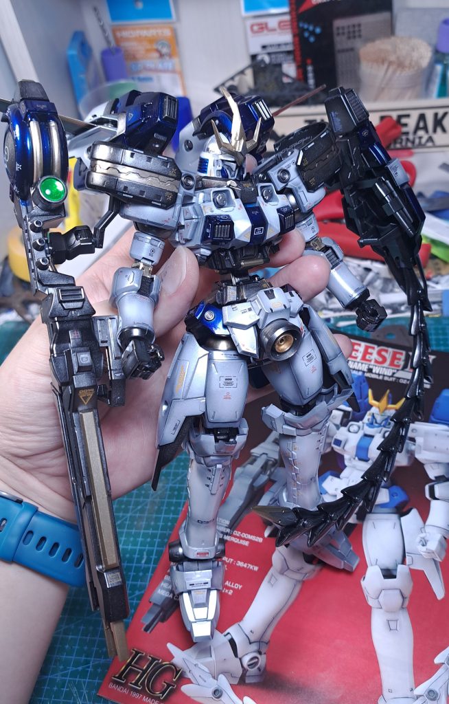 旧キットと記載しましたが、厳密には違いますよね笑MG、RGと新しいものが発売されているトールギスⅢなので個人的に旧キットの方の1/100トールギスと思っています( ´ー`)