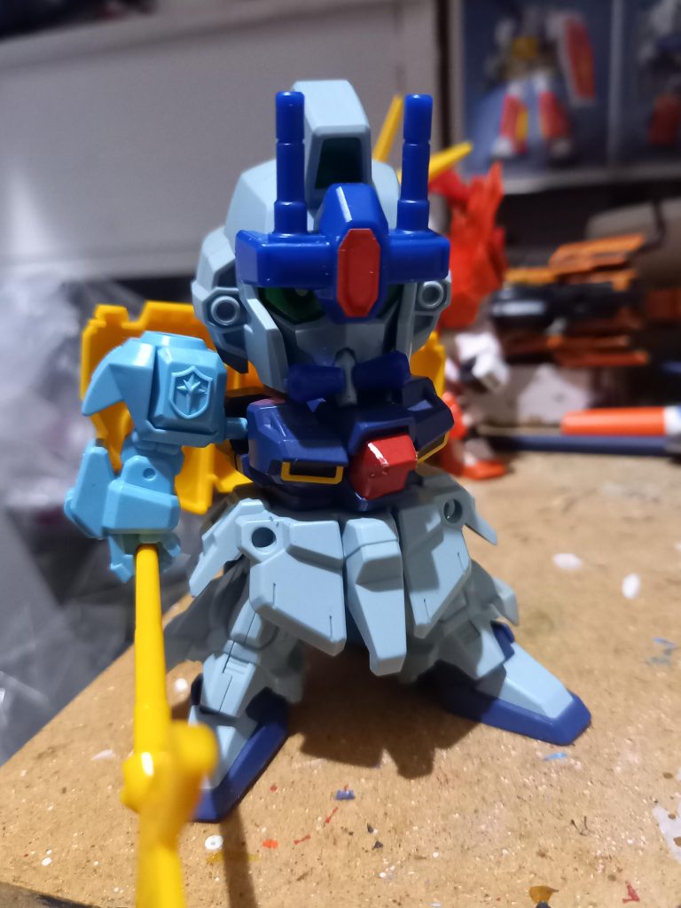 ライトニングガンダムに合わせて、後に肩関節とヘルメットをトライバーニングより移植。