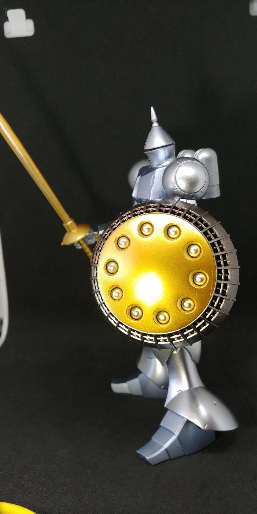 シールドは百式の流れで金ピカ✨