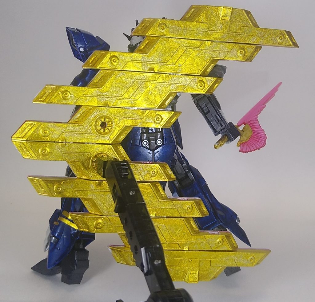 サイコプレートの背面は金色に。こっちのほうが月っぽさが分かりやすいので、表も金色でもよかったかも。